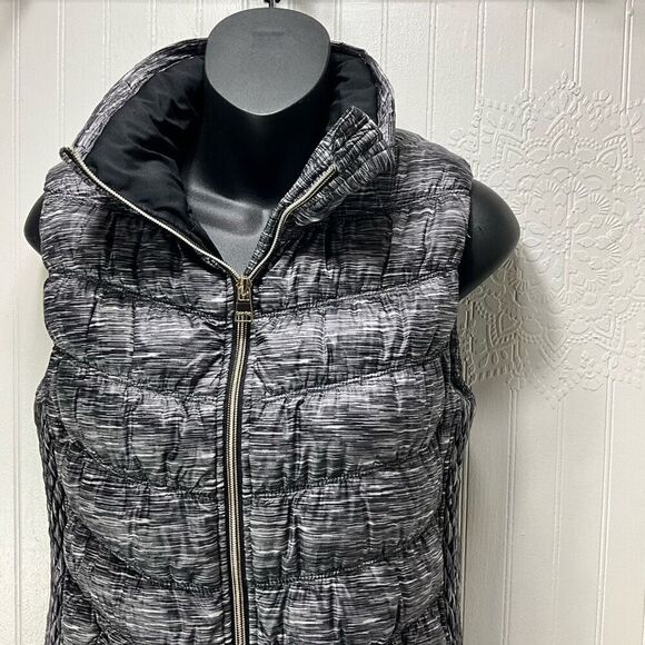 CALVIN KLEIN PERFORMANCE Duck Down Puffer Vest - Picture 2 of 6